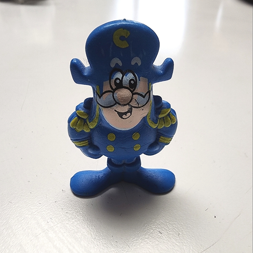 Cap'n Crunch mini figure